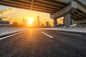 国产斯泰拉纺车轮和阿布哪个好