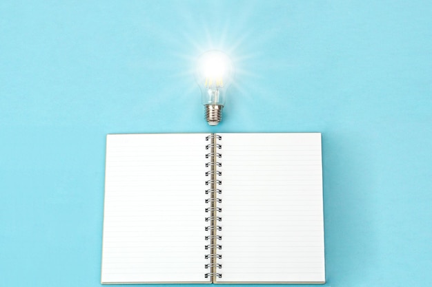 汽车显示abs和刹车灯一直亮是什么原因