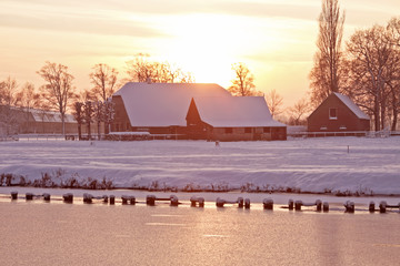 汽车显示abs和刹车灯一直亮是什么原因